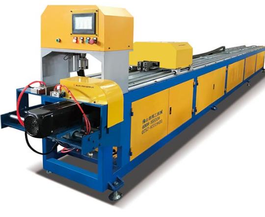 自动方管冲孔机